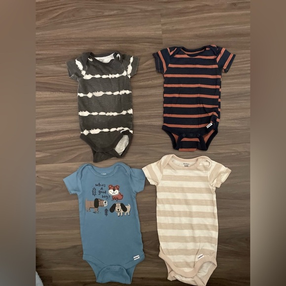 Gerber baby boy 4 piece bundle of multicolor onesies size 6-9 months - Picture 8 of 8
